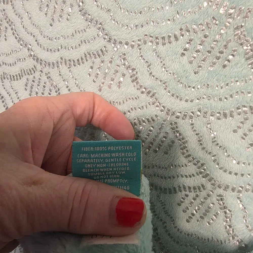 Pillowfort Mermaid-tail shaped wearable blanket mint green